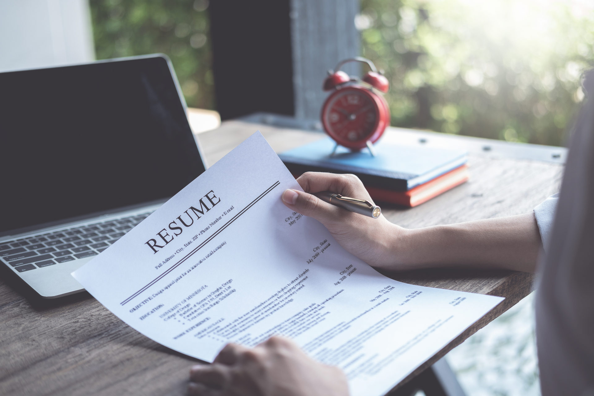 5 Top Resume Writing Resources Every Professional Needs